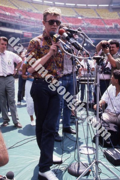 David Bowie 1987 Giants Stadium press conference, NJ.jpg